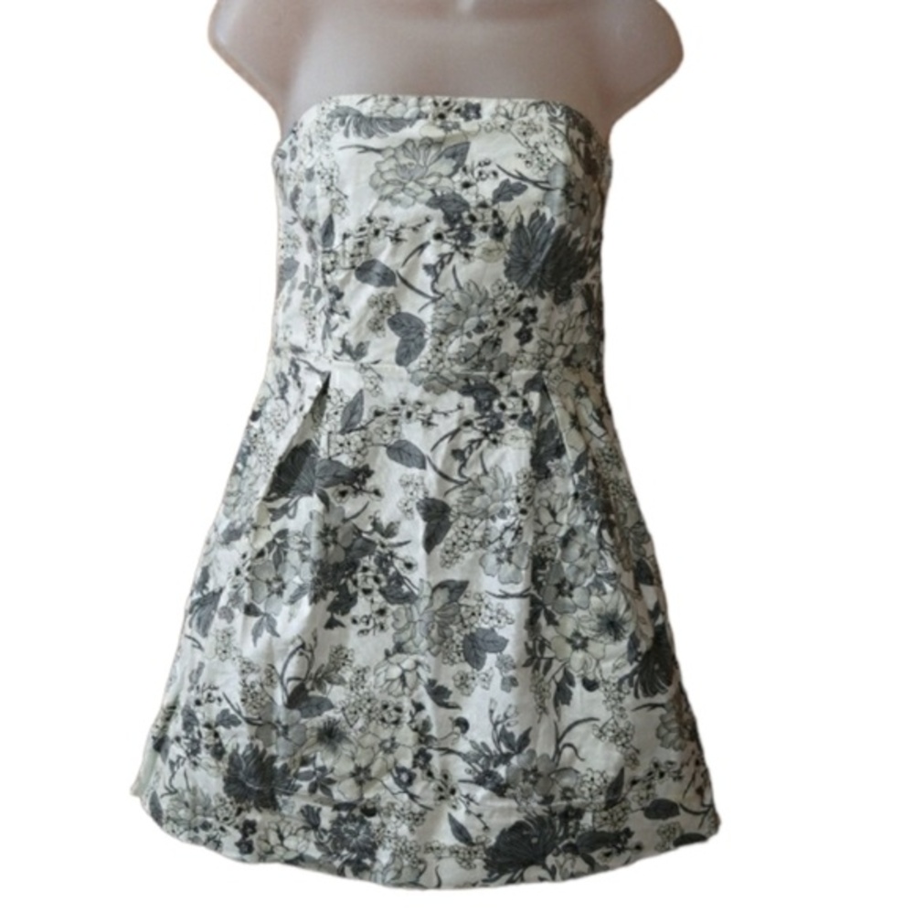 Old Navy Strapless Denim Floral Monochromatic Mini Smocked Dress 4